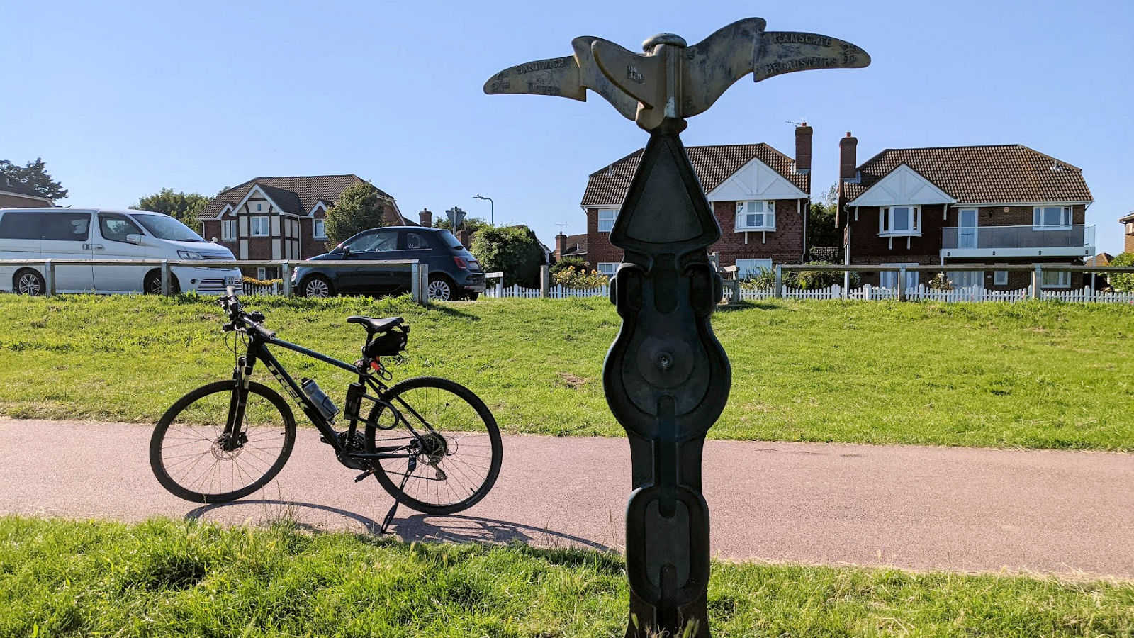Cliffsend Millennium Milepost Cliffsend Millennium Milepost