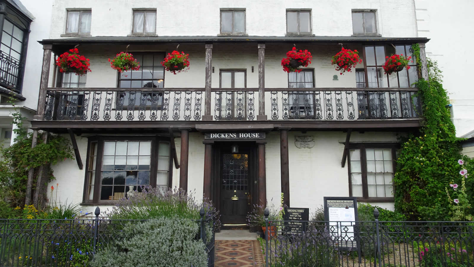 Dickens House Museum