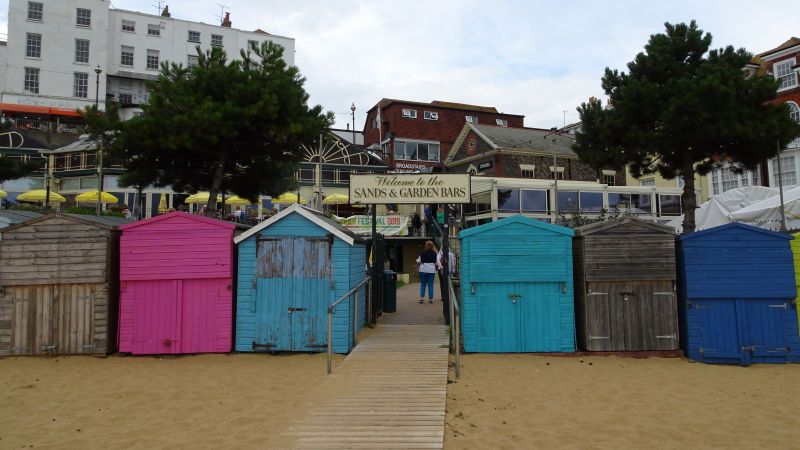 The Pavilion Sands and Garden Bars